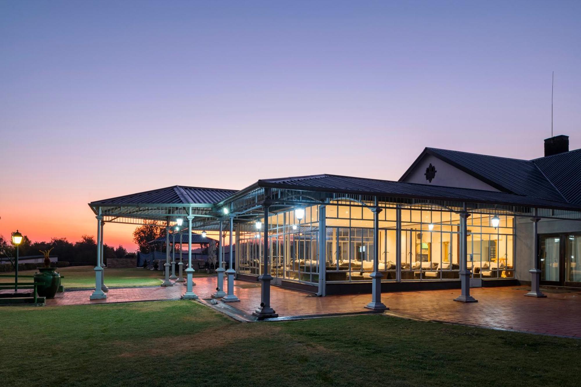 Troutbeck Resort Nyanga Bagian luar foto